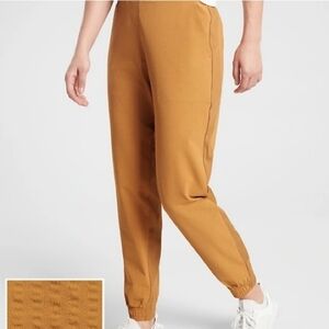 Athleta Textured Brooklyn Jogger Tuscan Gold Size 6